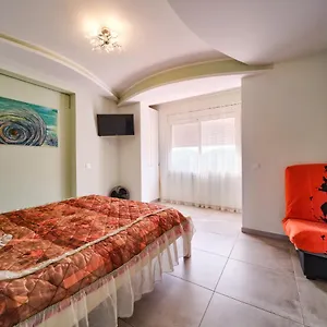 Elena Villa